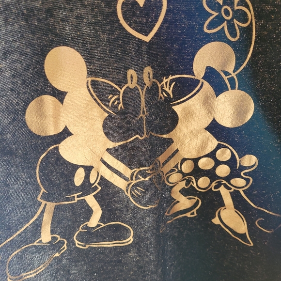 Disney Parks Mickey & Minnie sweatshirt for women. Size xxlarge. - Picture 2 of 6